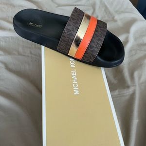 Michael kors slide